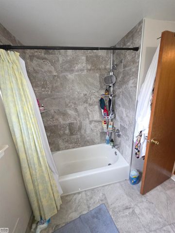 27562 Concord Avenue, Warren, MI 48093