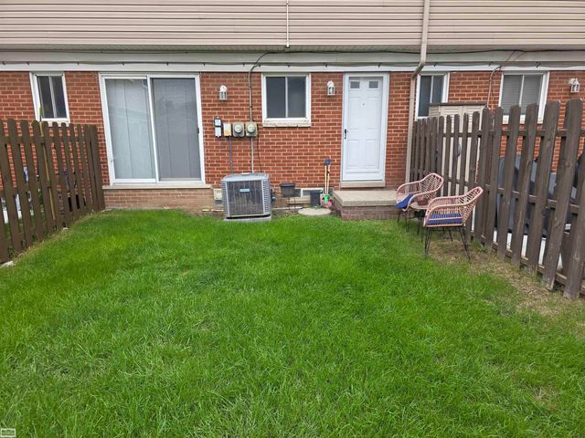 27562 Concord Avenue, Warren, MI 48093