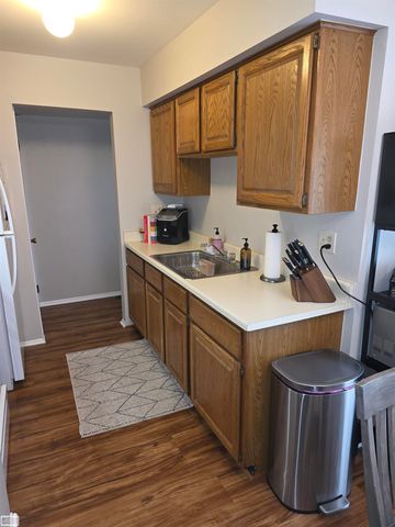 27562 Concord Avenue, Warren, MI 48093