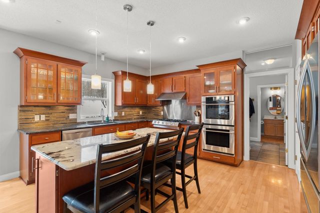 8048 Marsh Creek Alcove, Woodbury, MN 55125