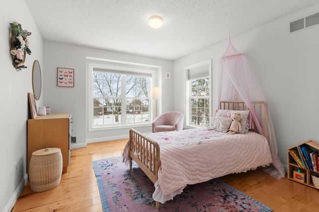 8048 Marsh Creek Alcove, Woodbury, MN 55125