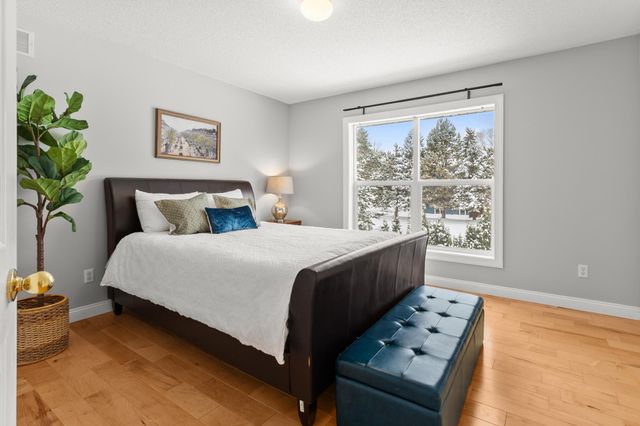 8048 Marsh Creek Alcove, Woodbury, MN 55125