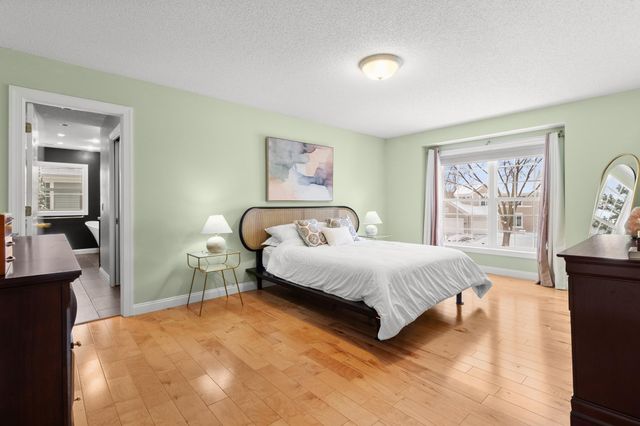 8048 Marsh Creek Alcove, Woodbury, MN 55125