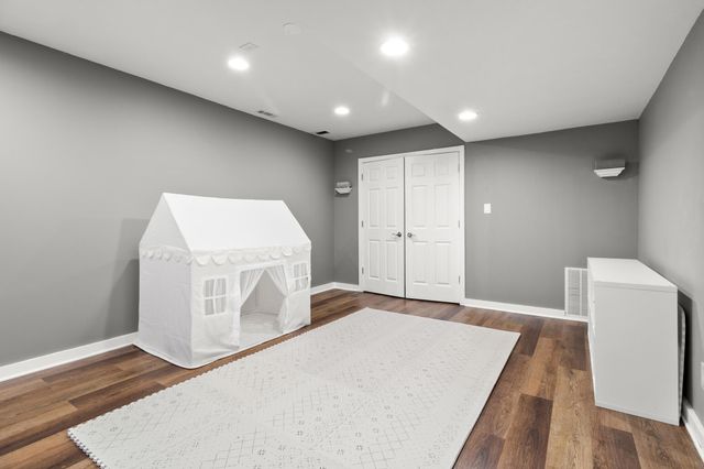 8048 Marsh Creek Alcove, Woodbury, MN 55125