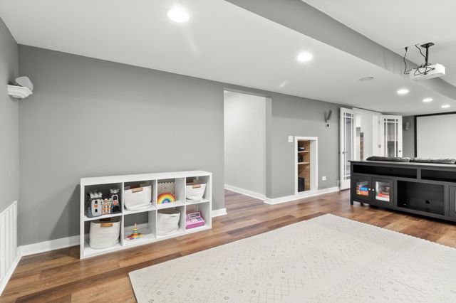 8048 Marsh Creek Alcove, Woodbury, MN 55125