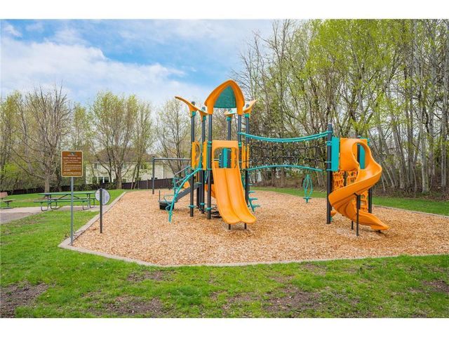 8048 Marsh Creek Alcove, Woodbury, MN 55125