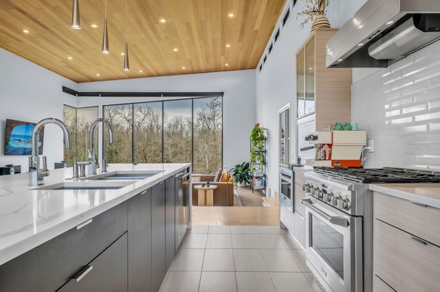 1425 Wilson Pike, Brentwood, TN 37027