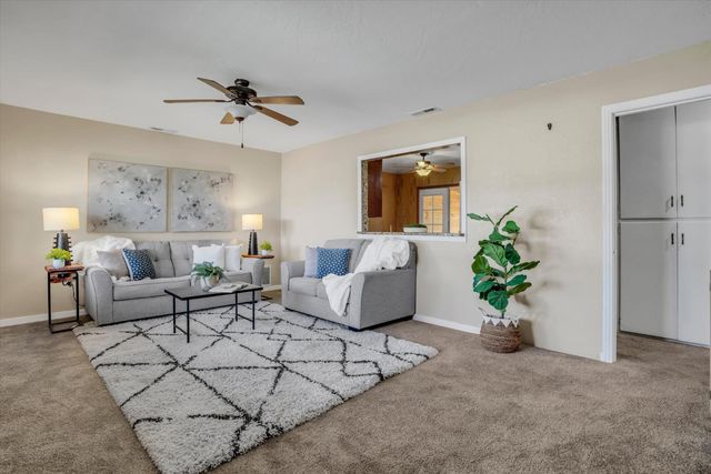 628 E North St, Manteca, CA 95336