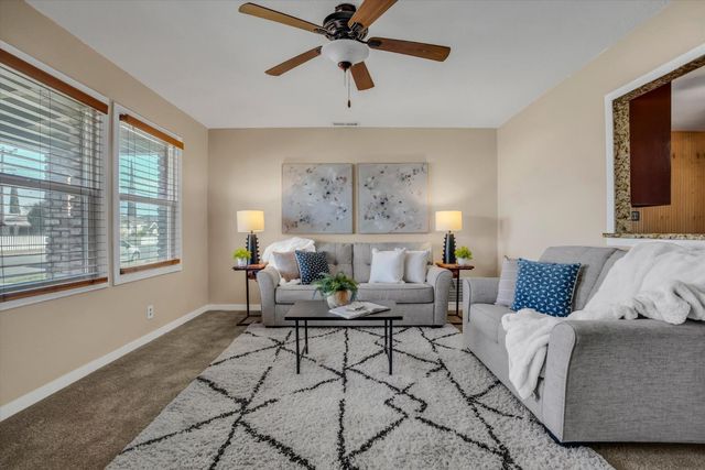 628 E North St, Manteca, CA 95336