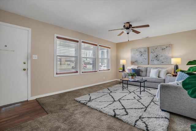 628 E North St, Manteca, CA 95336