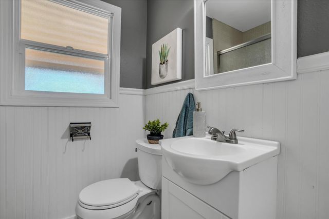 628 E North St, Manteca, CA 95336