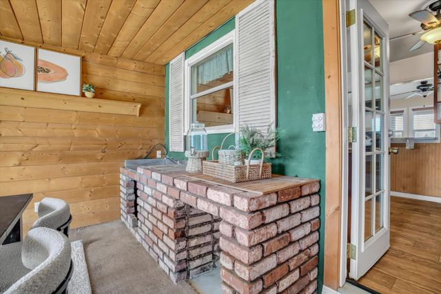 628 E North St, Manteca, CA 95336