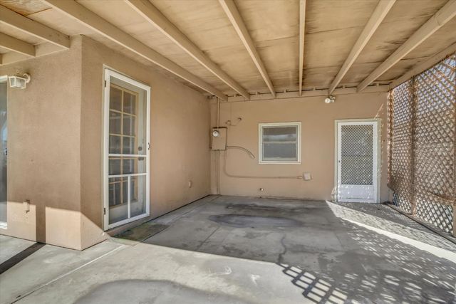 628 E North St, Manteca, CA 95336