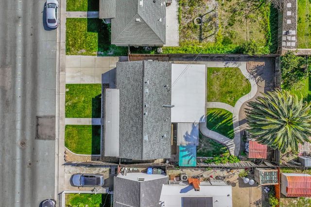 628 E North St, Manteca, CA 95336