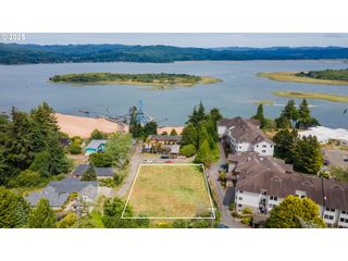 0 Stanton St, North Bend, OR 97459