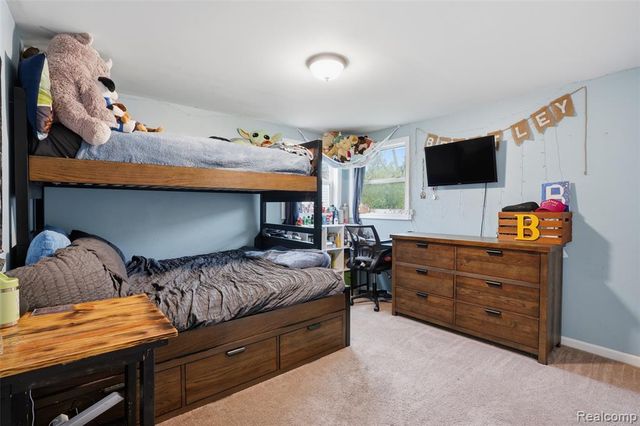 6141 Sandy Lane, Burton, MI 48519