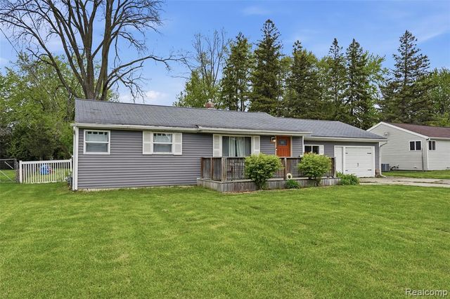 6141 Sandy Lane, Burton, MI 48519