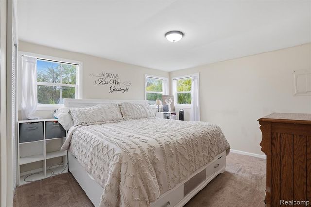 6141 Sandy Lane, Burton, MI 48519