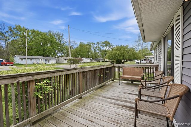 6141 Sandy Lane, Burton, MI 48519
