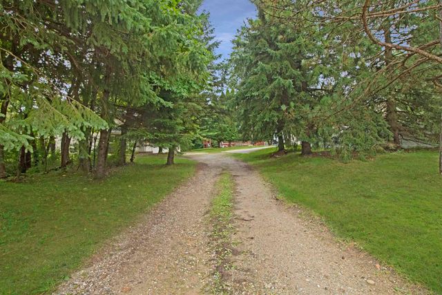 496 Kuwe Lane, Lapeer, MI 48446