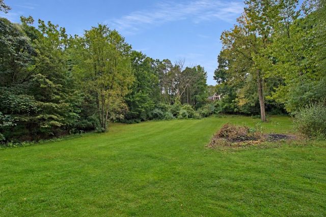 496 Kuwe Lane, Lapeer, MI 48446