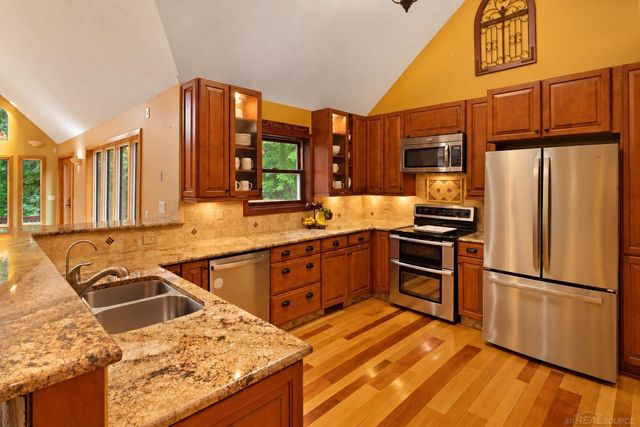 496 Kuwe Lane, Lapeer, MI 48446