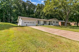1923 White Oak Dr, Paris, TN 38242