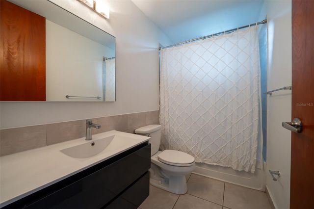 70 CONDOMINIO ALAMANDA OESTE 5172, Guaynabo, PR 00969