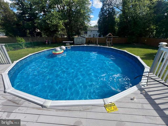 616 MEADOWLARK RD, Audubon, PA 19403
