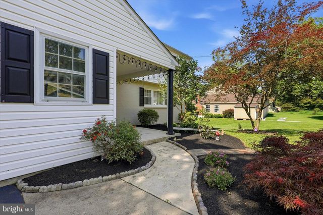 616 MEADOWLARK RD, Audubon, PA 19403