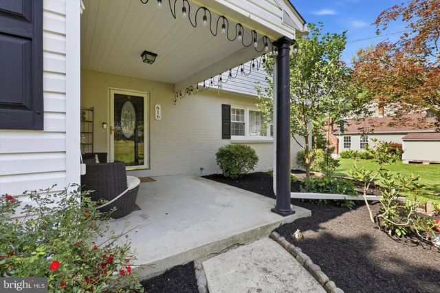 616 MEADOWLARK RD, Audubon, PA 19403