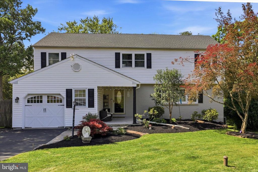 616 MEADOWLARK RD, Audubon, PA 19403