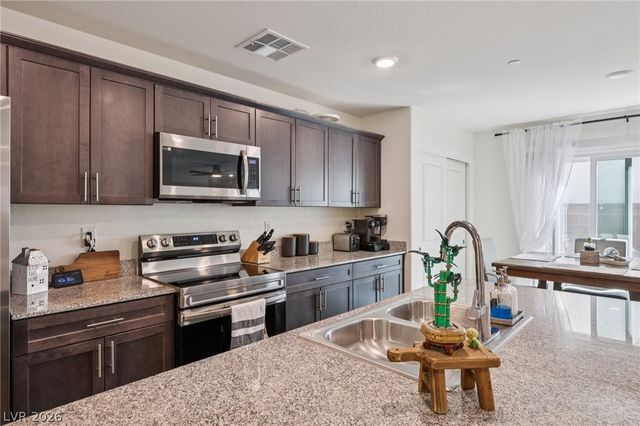 6952 Sunflower Fields Street, North Las Vegas, NV 89086