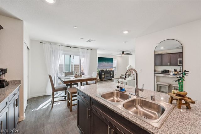 6952 Sunflower Fields Street, North Las Vegas, NV 89086