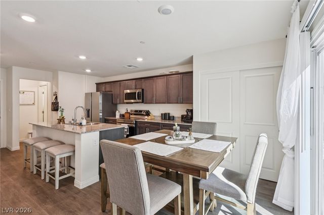 6952 Sunflower Fields Street, North Las Vegas, NV 89086