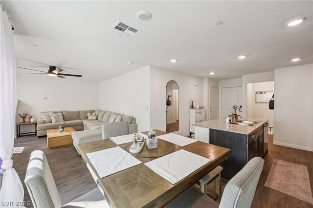 6952 Sunflower Fields Street, North Las Vegas, NV 89086