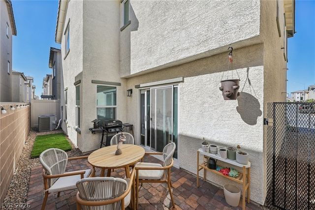 6952 Sunflower Fields Street, North Las Vegas, NV 89086