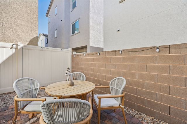 6952 Sunflower Fields Street, North Las Vegas, NV 89086