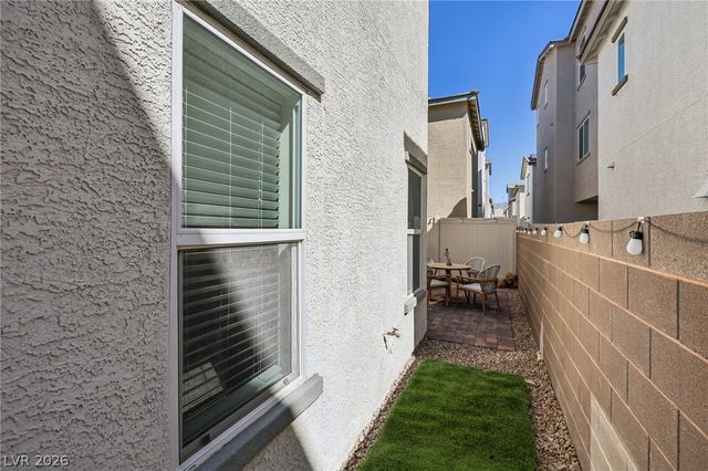 6952 Sunflower Fields Street, North Las Vegas, NV 89086