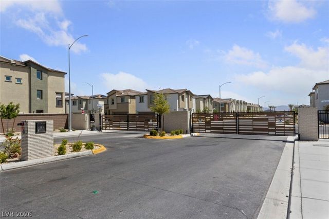 6952 Sunflower Fields Street, North Las Vegas, NV 89086
