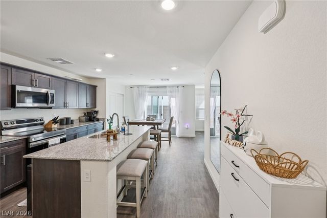 6952 Sunflower Fields Street, North Las Vegas, NV 89086