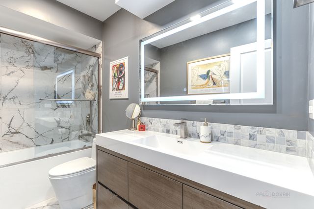 1866 Old Willow Road, Northfield, IL 60093