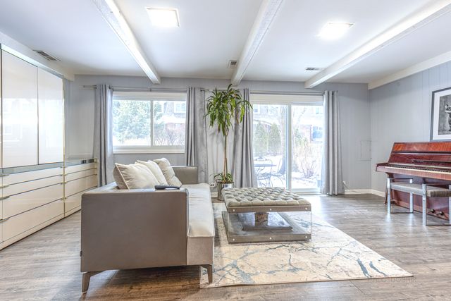 1866 Old Willow Road, Northfield, IL 60093