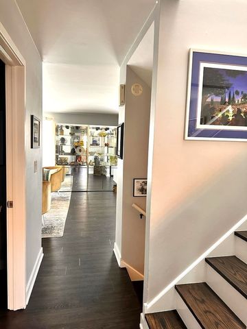 1866 Old Willow Road, Northfield, IL 60093