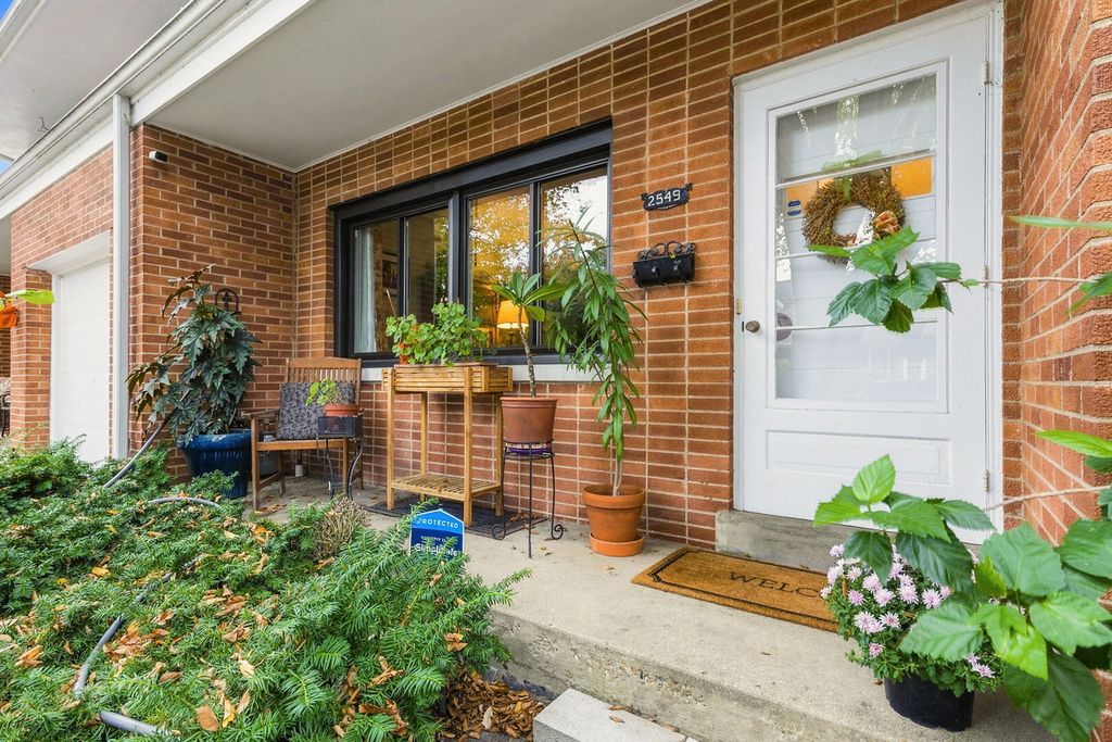 2549 Lawndale Avenue, Evanston, IL 60201 — photo 2