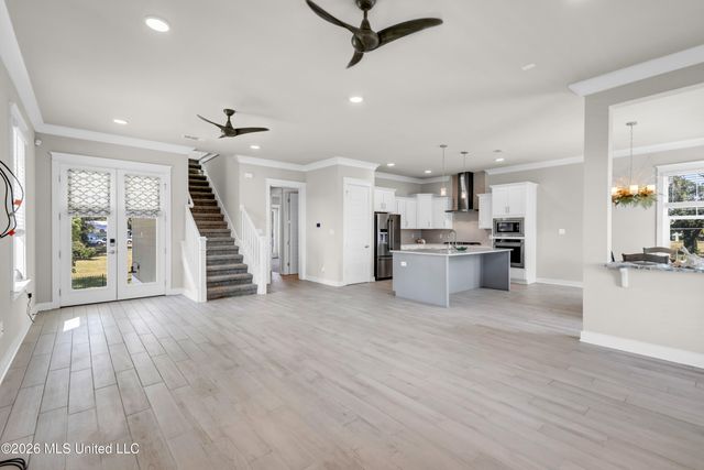 119 Jefferson Davis Avenue, Biloxi, MS 39530