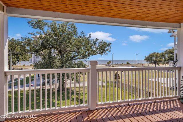 119 Jefferson Davis Avenue, Biloxi, MS 39530