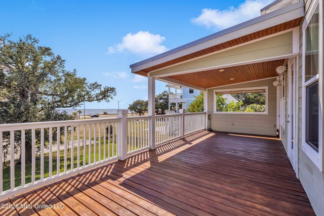 119 Jefferson Davis Avenue, Biloxi, MS 39530