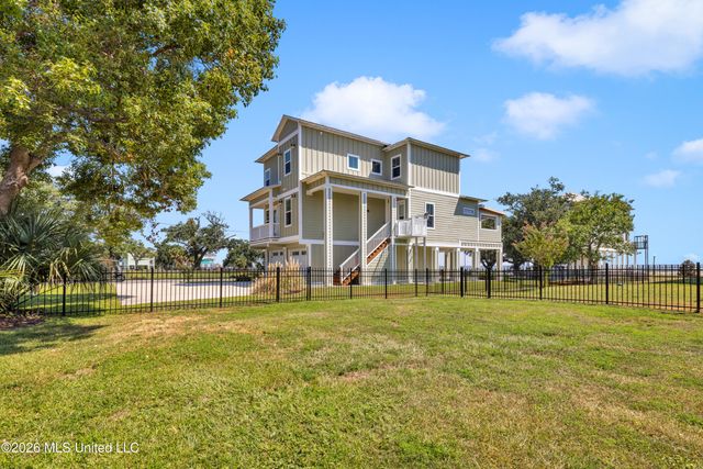 119 Jefferson Davis Avenue, Biloxi, MS 39530