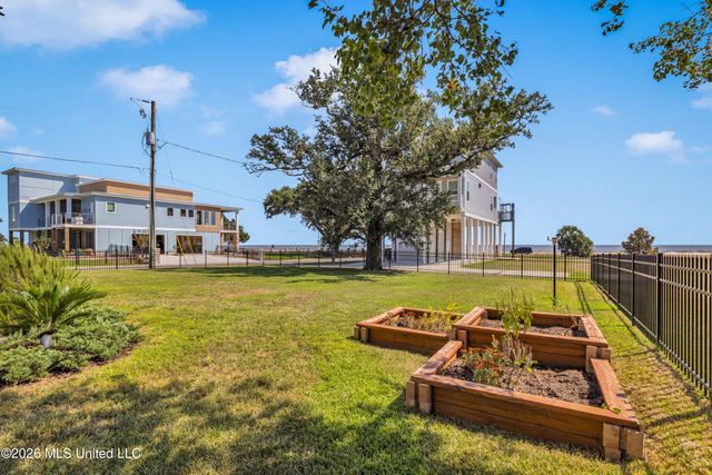 119 Jefferson Davis Avenue, Biloxi, MS 39530